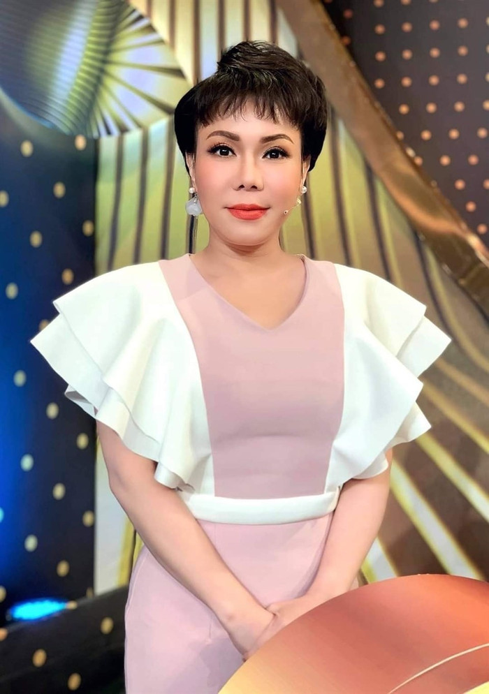 Việt Hương.