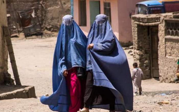 Một phụ nữ Afghanistan bị Taliban bắn chết vì không mặc áo burqa khi ra đường Ảnh 2