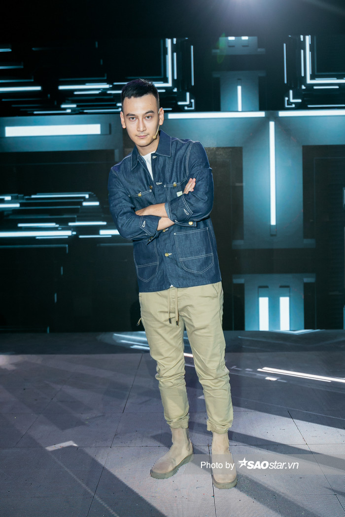 Outfit mang đậm nét cá tính của Master Nimbia ở vòng 2.