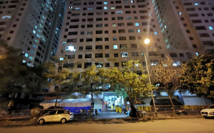 Hà Nội: Tạm thời phong tỏa, dựng lều dã chiến tại chung cư HH4C Linh Đàm để siết chặt phòng dịch Covid-19 Ảnh 2