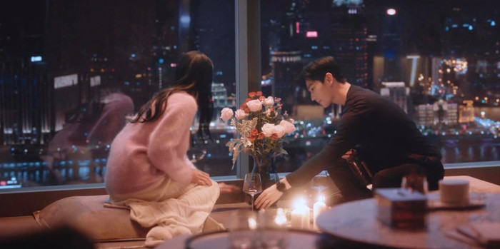 Dù rất lãng mạn nhưng nhiều netizen cho rằng cảnh này nên bị gỡ bỏ khỏi bộ phim.