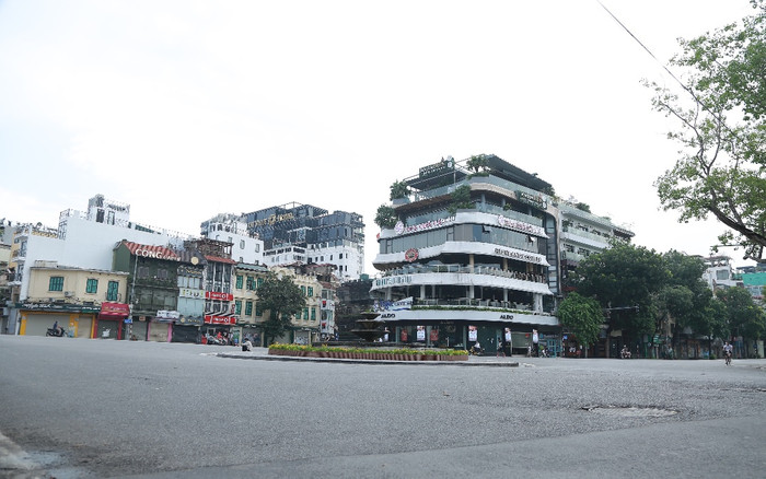 Phó Giám đốc CDC Hà Nội: 'Thành phố có thể phải giãn cách xã hội thêm ít nhất một tuần nữa' Ảnh 2