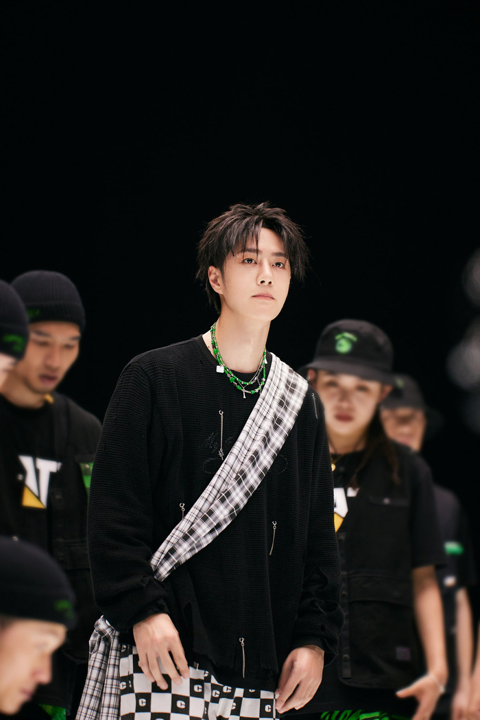 Vương Nhất Bác tăng độ khó cho chính mình, nhảy hơn 30 lần liên tiếp mới chịu! Ảnh 7