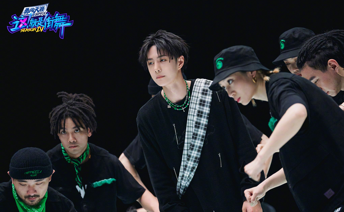 Vương Nhất Bác tăng độ khó cho chính mình, nhảy hơn 30 lần liên tiếp mới chịu! Ảnh 10