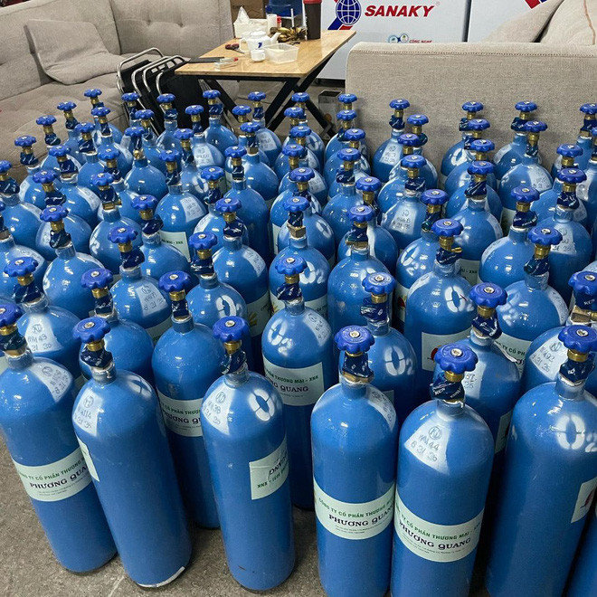 Góc con nhà người ta: Quý tử nhà Lệ Quyên mới 10 tuổi đã biết làm từ thiện Ảnh 4