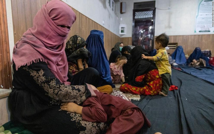 'Taliban đã đến gõ cửa 3 lần, lần thứ 4 chúng đánh mẹ tôi đến chết!' Ảnh 2