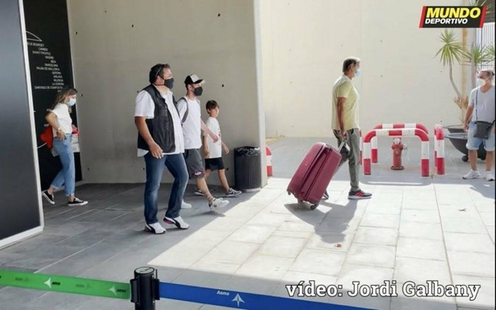 Messi lần đầu trở về Barcelona sau khi gia nhập PSG Ảnh 2