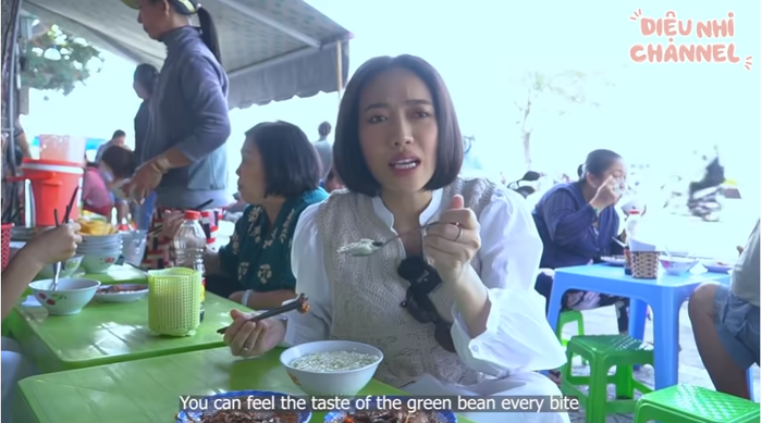 Món đầu tiên được Diệu Nhi giới thiệu là món cháo đậu xanh ăn kèm cá kho. 