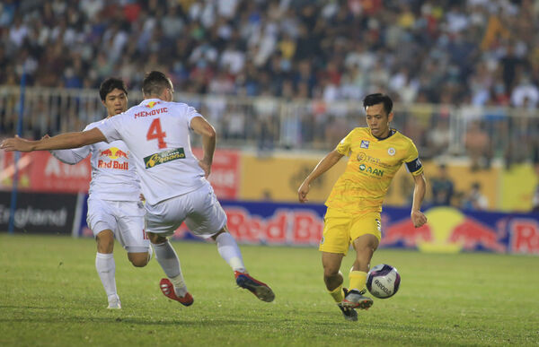 HAGL, Hà Nội FC, Viettel, Đà Nẵng đồng ý dừng V.League 2021.