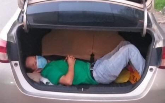 Nam thanh niên mệt lả vì 'trốn' trong cốp xe ô tô nhằm 'thông chốt' kiểm dịch Covid-19 Ảnh 2