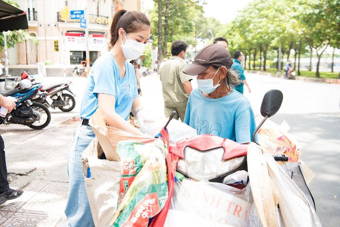 Lona truyền tải năng lượng tích cực, lan tỏa thông điệp yêu thương trong mùa dịch Ảnh 8