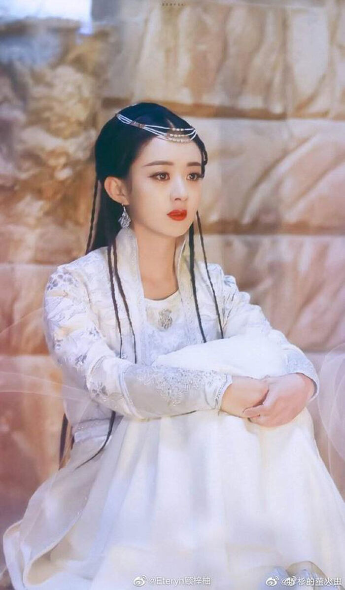 Fan Triệu Lệ Dĩnh đồng loạt đổi avatar, phản đối gay gắt thần tượng tái ngộ Vương Nhất Bác Ảnh 11