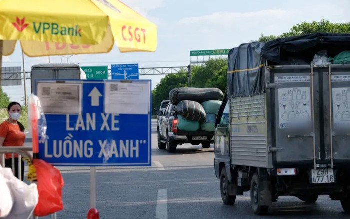 Từ đêm 22/8: Xe vận tải 'luồng xanh' phải thực hiện nghiêm việc khai báo y tế Ảnh 2