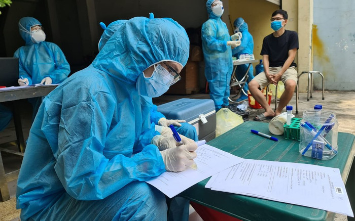 Cả nước ghi nhận thêm 11.214 ca mắc COVID-19, riêng TPHCM có 4.193 trường hợp Ảnh 2