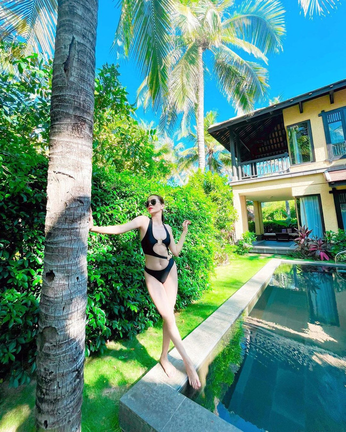 Dù đã 40 tuổi, nhưng nữ ca sĩ vẫn có cho mình dáng vóc nuột nà khó chê.