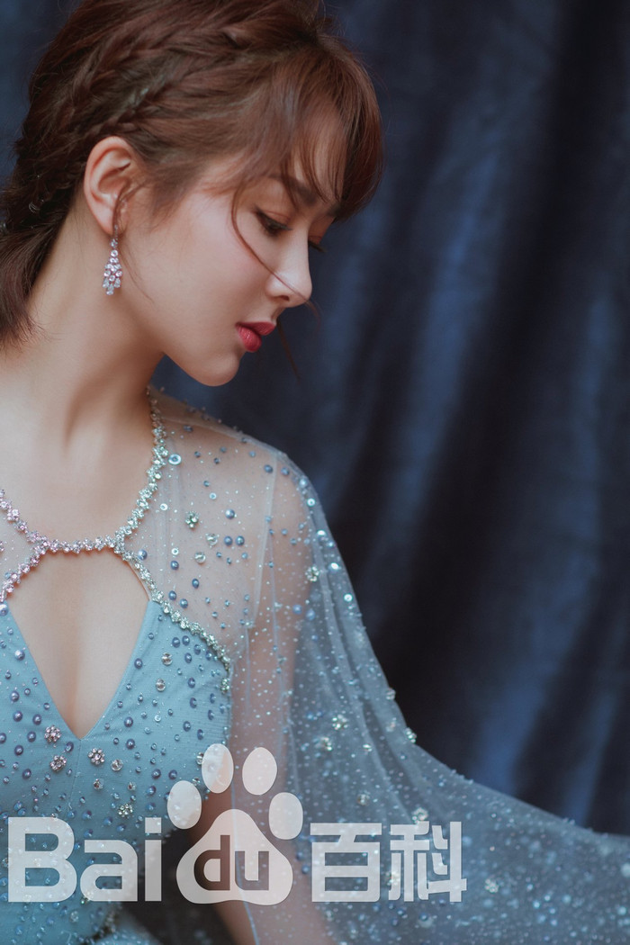 Top 10 nghệ sĩ lên hotsearch nhiều nhất nửa đầu 2021: Cung Tuấn lấn át Tiêu Chiến - Vương Nhất Bác Ảnh 19