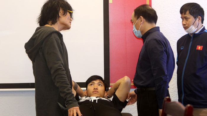 Đoàn Văn Hậu cần thời gian để hồi phục hẳn chấn thương.