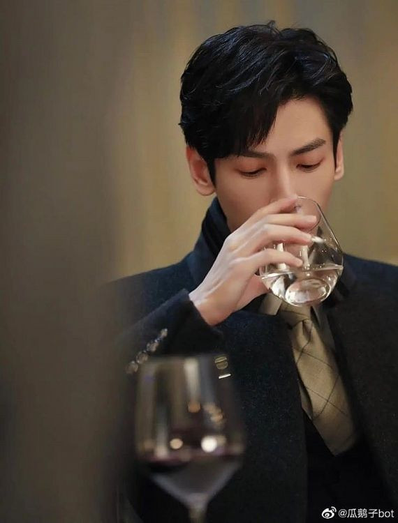 Những tổng tài 'soái ca bá đạo' trong phim ngôn tình: 'Đại Boss Phong Đằng' có phải là cực phẩm nhất? Ảnh 14