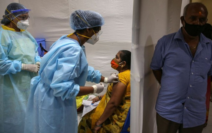 Ấn Độ đối mặt nguy cơ có 600.000 ca mắc mỗi ngày nếu không đẩy nhanh tiêm chủng Ảnh 2