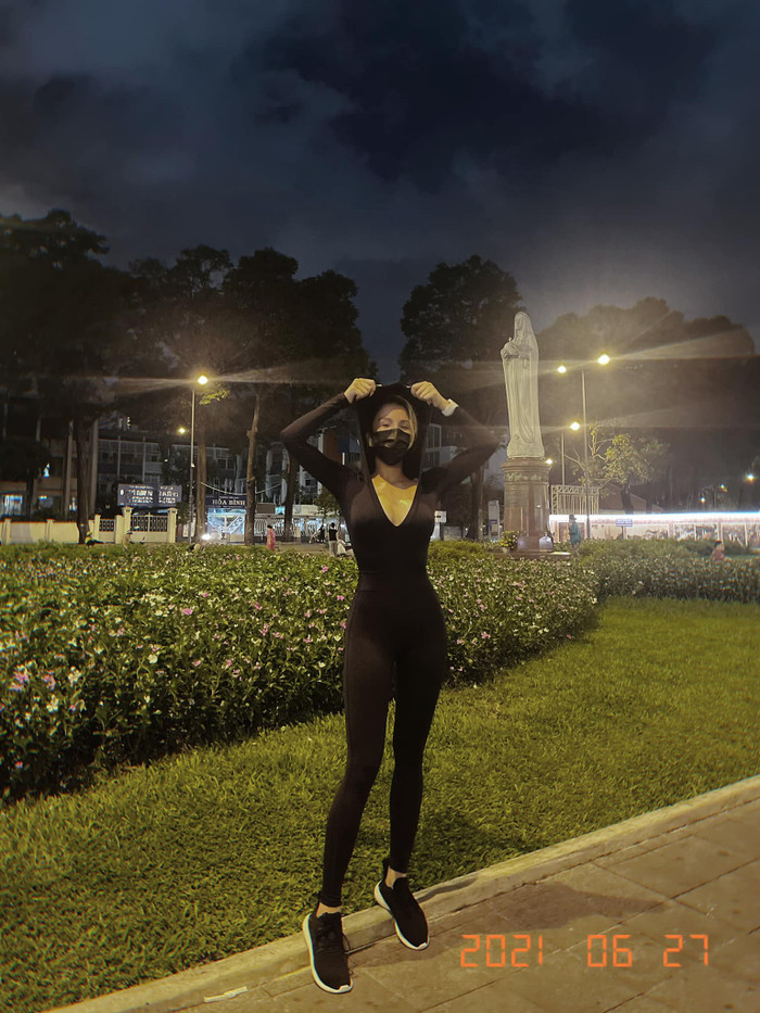 Bên cạnh tập gym, tập yoga, Diệp Lâm Anh cũng thường xuyên chạy bộ để đốt năng lượng, rèn luyện sức khỏe.