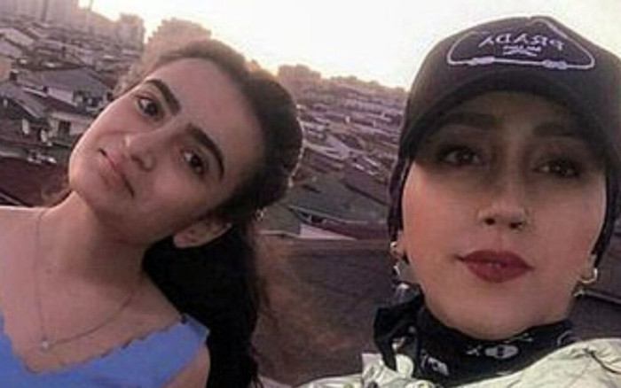 Leo mái nhà quay clip, TikToker xinh đẹp trượt chân ngã, khoảnh khắc gây ám ảnh Ảnh 2