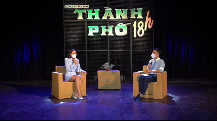 Nam Thư phải tự một mình lái xe