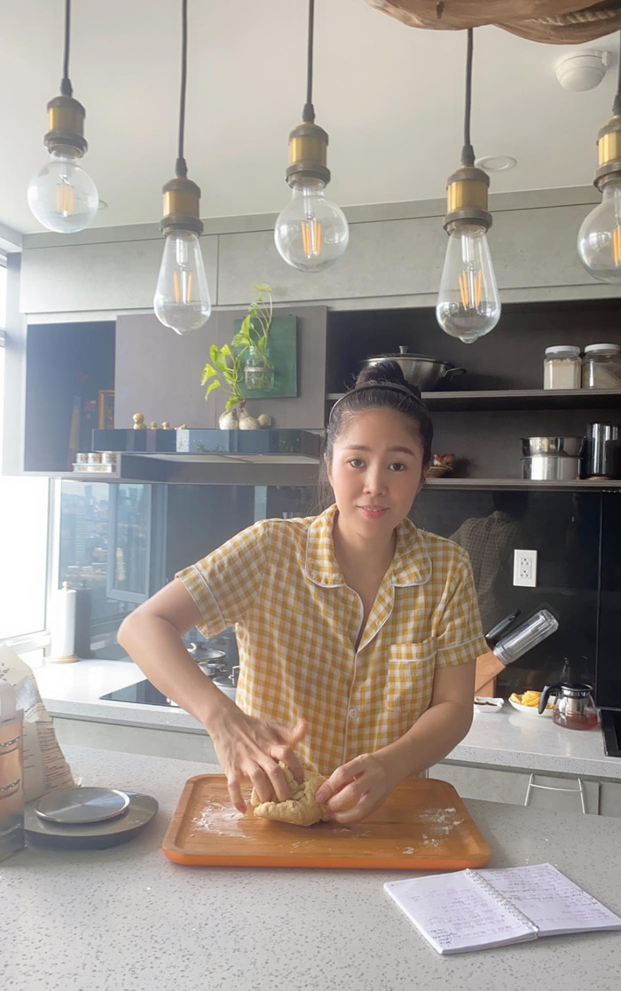 Nữ diễn viên làm mọi người hết lần này tới lần khác bất ngờ với khả năng nấu nướng không khác gì nhà hàng của mình.