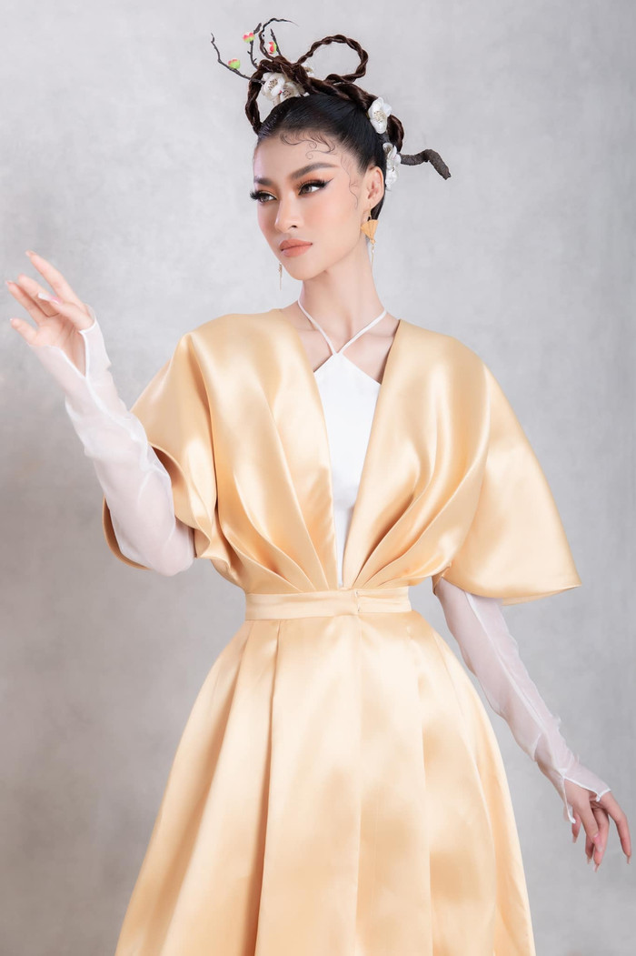 Lona Kiều Loan được khán giả biết đến với danh hiệu tại một cuộc thi nhan sắc. Nhưng nhờ vào những cú chuyển mình thật sự ấn tượng, để giờ đây Lona được khán giả chú ý nhiều hơn với tên gọi Rapper - Ca sĩ Lona