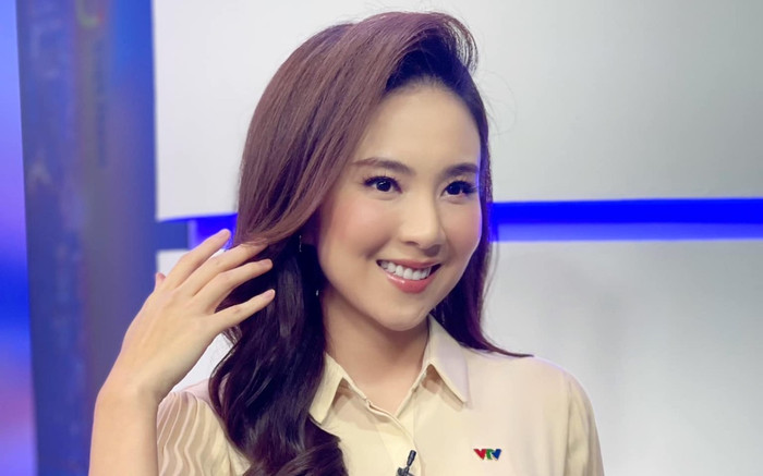 MC VTV Mai Ngọc tiết lộ điều bất ngờ khi lên sóng: Đi làm 9 năm, trang phục chưa bao giờ trùng lặp Ảnh 2