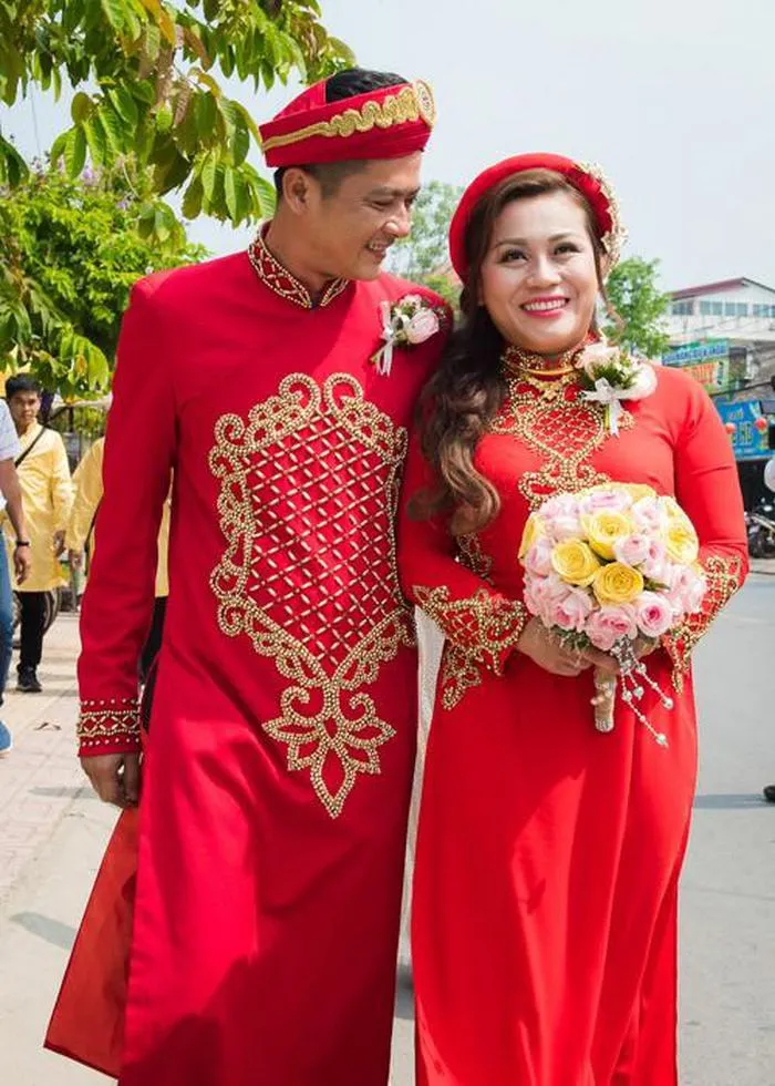 Vì muốn trở nên xinh đẹp, xứng đôi với chồng mà cô từng về Việt Nam phẫu thuật thẩm mỹ, tân trang nhan sắc.