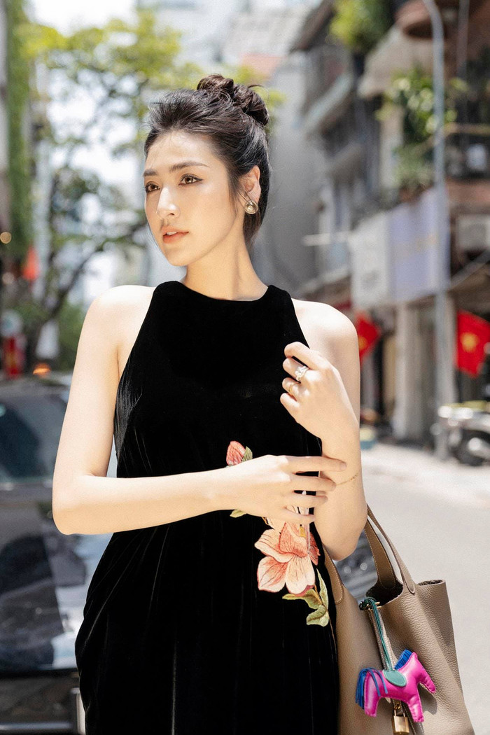 Không chỉ sự nghiệp thăng hoa, mà Á hậu Tú Anh còn khiến nhiều người phải ngưỡng mộ khi có một cuộc hôn nhân viên mãn.