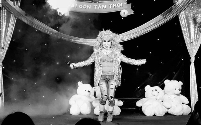 'Quái kiệt sân khấu lô tô' Lý Lệ Hoa ra đi vì Covid-19, 'bà bầu' Lộ Lộ nén đau thương Ảnh 2