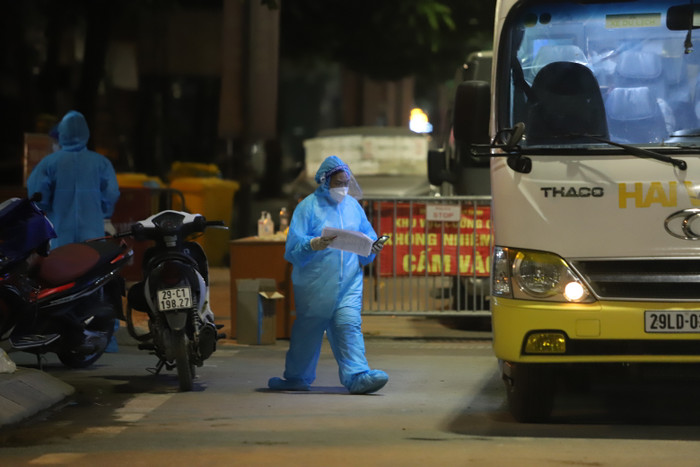 Tất cả người thuộc diện F1 đều được lực lượng y tế truy vết, sàng lọc và lấy mẫu xét nghiệm COVID-19 theo quy định.