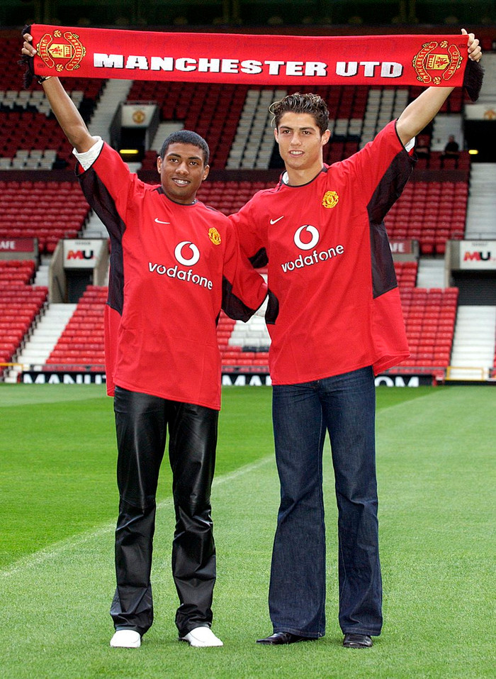 Ronaldo ngày mới đặt chân đến Old Trafford, được ví như 'chàng trai quê mùa tỉnh lẻ'.