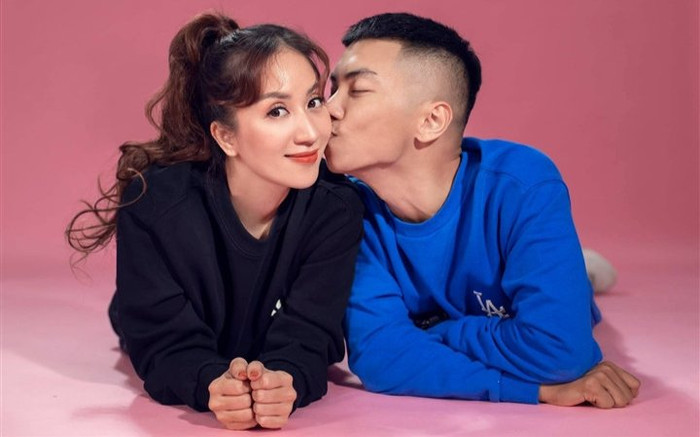 Khánh Thi livestream khóc lóc, Phan Hiển đang ở đâu? Ảnh 2