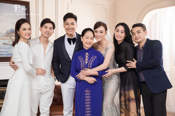 So kè bộ ảnh cưới của Mạnh Trường - Phương Oanh và Thu Quỳnh - Anh Vũ trong 'Hương vị tình thân' Ảnh 10