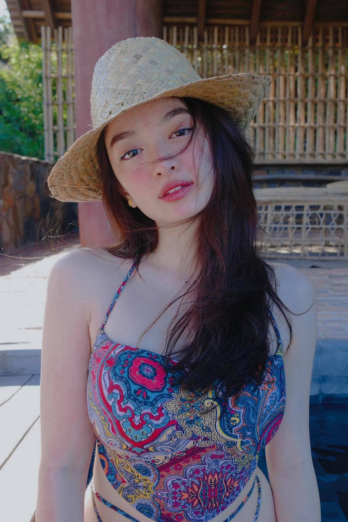 Thỉnh thoảng, Kaity Nguyễn cũng đăng ảnh mặc đồ bơi khoe body như thế này.