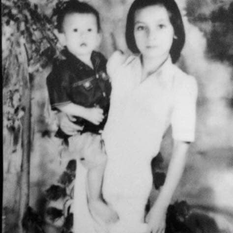 Hai chị em Phi Nhung lúc còn nhỏ