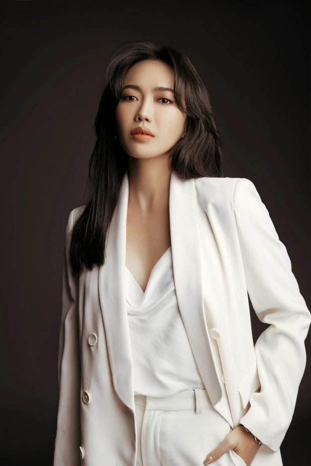 Diệu Nhi vướng tin đồn sinh con với Anh Tú.