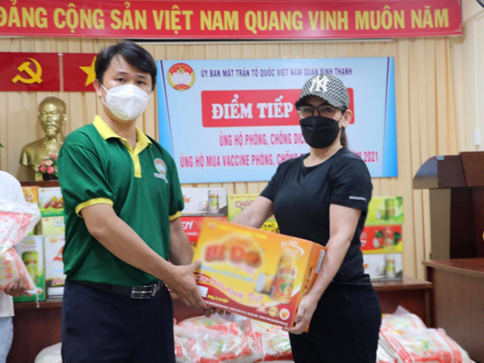 Trước khi mắc Covid-19, Phi Nhung nhiệt tình tham gia vào công tác thiện nguyện