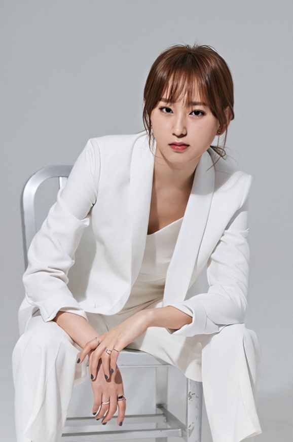 Điểm danh 7 diễn viên Kbiz từng học chung một trường đại học: Song Kang chính là hậu bối của Lee Min Ho Ảnh 11