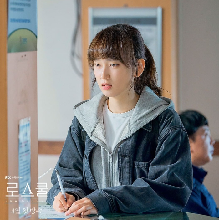 Điểm danh 7 diễn viên Kbiz từng học chung một trường đại học: Song Kang chính là hậu bối của Lee Min Ho Ảnh 12