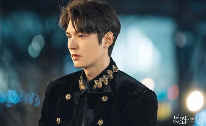 Điểm danh 7 diễn viên Kbiz từng học chung một trường đại học: Song Kang chính là hậu bối của Lee Min Ho Ảnh 4