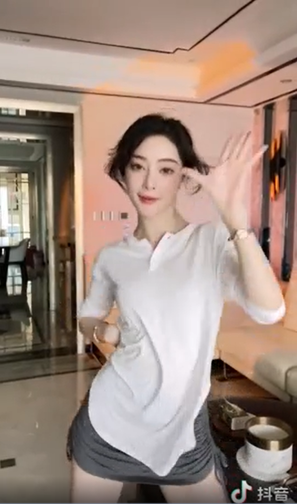 Dàn mỹ nhân xứ Trung nhảy trên nền nhạc Con Bướm Xuân