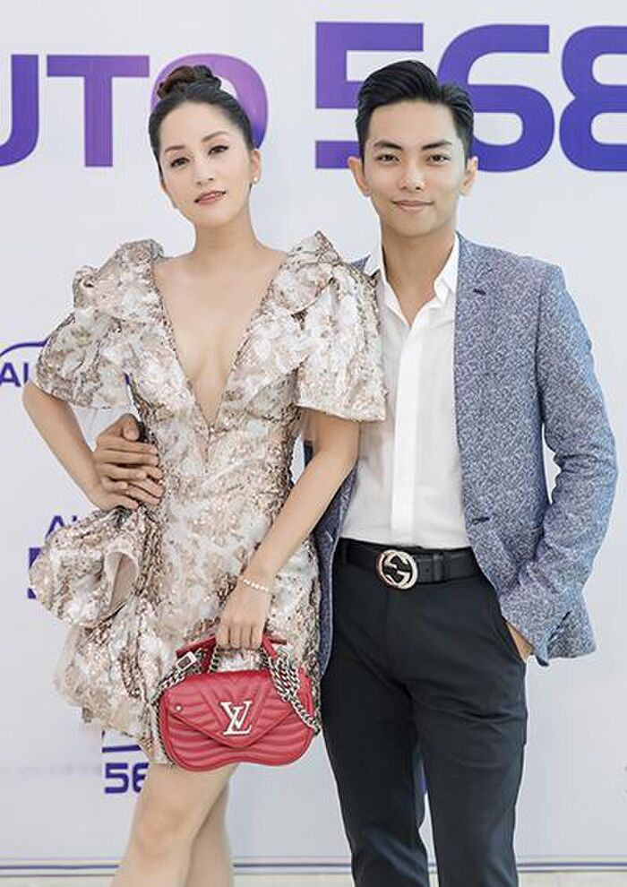 Câu chuyện phía sau đoạn livestream kia chắc chỉ có thể chờ người trong cuộc lên tiếng.&nbsp;