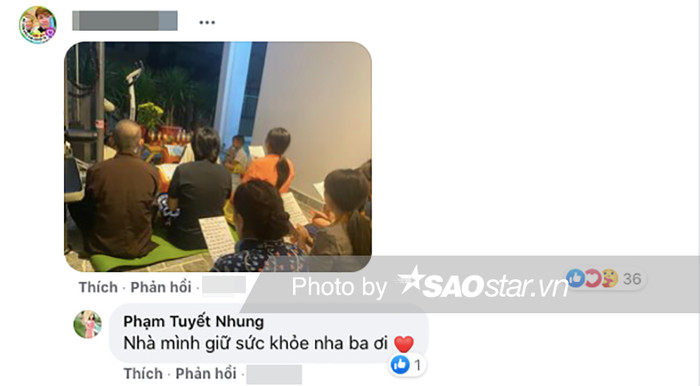 Quản lí Phi Nhung đăng ảnh cả gia đình cùng đọc kinh. Ca sĩ Tuyết Nhung - con gái nuôi của giọng ca họ Phạm cũng gửi lời động viên.