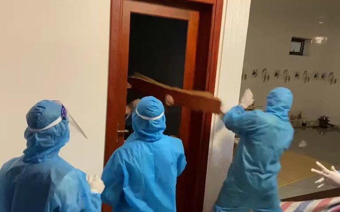 Khởi tố người phụ nữ F1 không chịu đi cách ly, chống đối lực lượng chức năng Ảnh 2