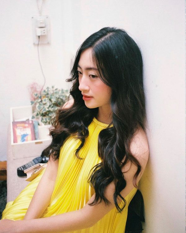 Không cần trang điểm quá lồng lộn, chỉ đơn giản thế này thôi cũng đã đủ ghi điểm. 