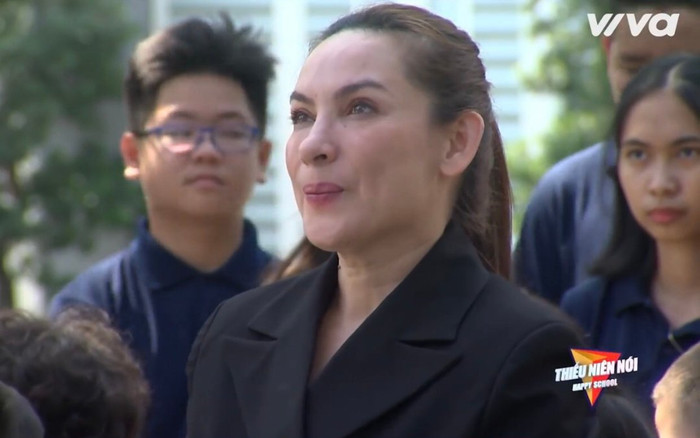 Phi Nhung từng bật khóc trên truyền hình: 'Vừa làm cha làm mẹ, không nghiêm khắc sao các con giỏi' Ảnh 2