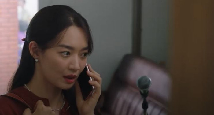 'Hometown Cha Cha Cha' tập 2: Shin Min Ah bị tẩy chay, sự nghiệp suýt nữa tiêu tan vì tính cách tiểu thư Ảnh 12